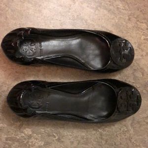 Tory Burch Black Reva Patent Flats - size 6